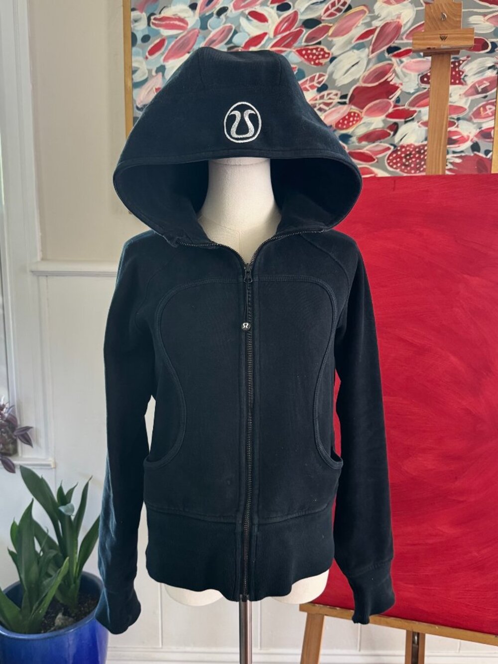 LULULEMON Athletica Scuba Hoodie Full-Zip Black with Silver Embroidered Logo